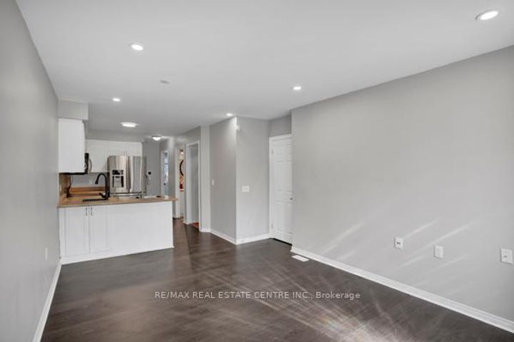 Photo 5 at 58 Avenue Street, Central, Oshawa