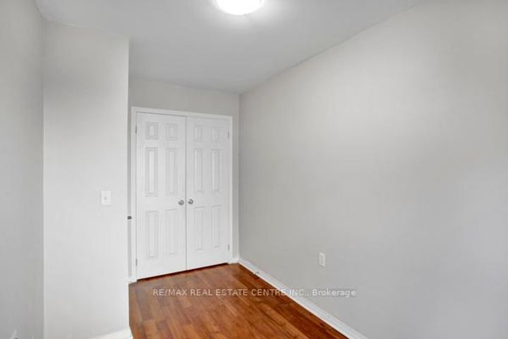 Photo 19 at 58 Avenue Street, Central, Oshawa