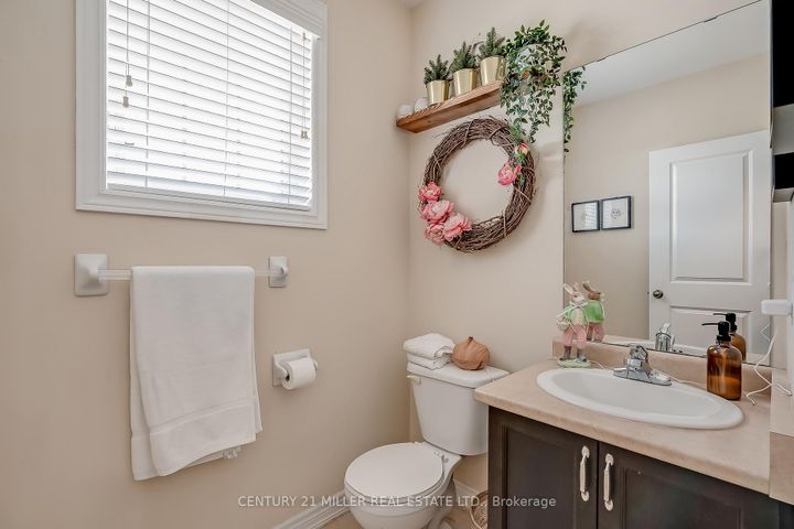 Photo 11 at 19 - 45 Seabreeze Crescent, Stoney Creek, Hamilton