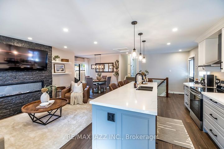 Photo 3 at 541 Galahad Drive, Eastdale, Oshawa
