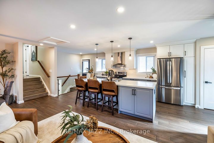 Photo 7 at 541 Galahad Drive, Eastdale, Oshawa