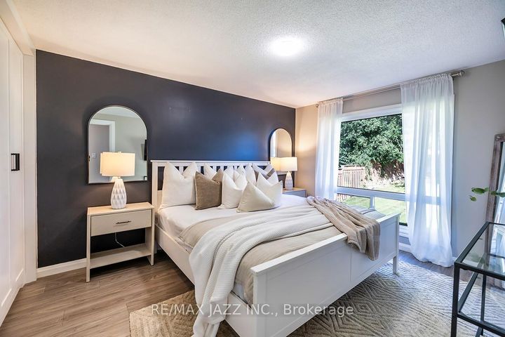 Photo 8 at 541 Galahad Drive, Eastdale, Oshawa