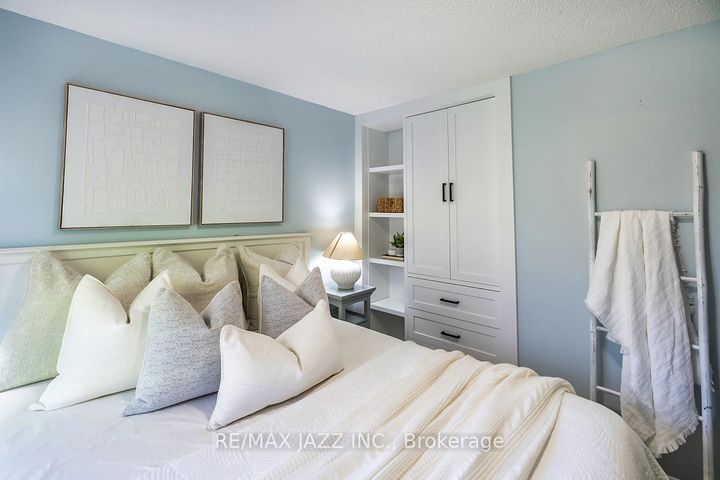 Photo 13 at 541 Galahad Drive, Eastdale, Oshawa