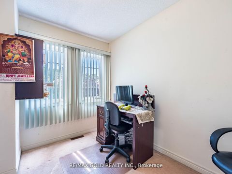 Photo 24 at 17 Mourning Dove Crescent, Malvern, Toronto