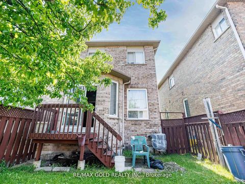 Photo 38 at 17 Mourning Dove Crescent, Malvern, Toronto