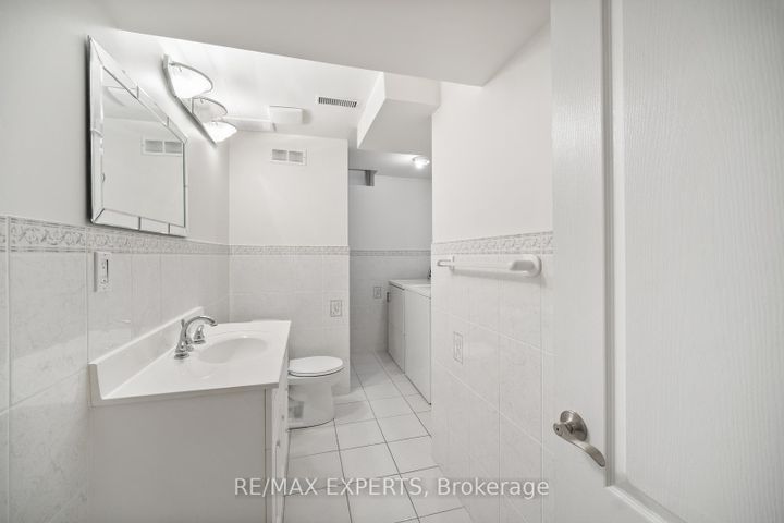 Photo 36 at 118 Chancellor Drive, East Woodbridge, Vaughan