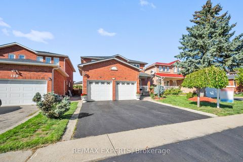 Photo 1 at 118 Chancellor Drive, East Woodbridge, Vaughan