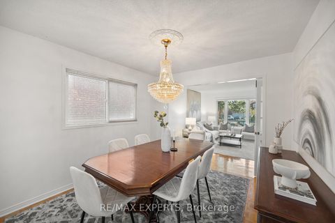 Photo 15 at 118 Chancellor Drive, East Woodbridge, Vaughan