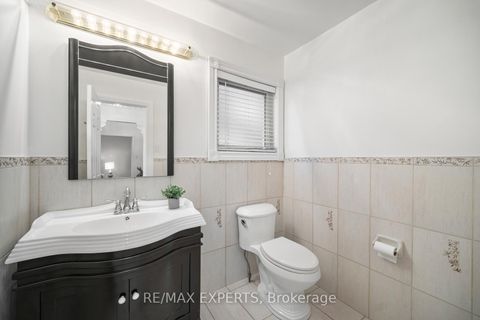 Photo 19 at 118 Chancellor Drive, East Woodbridge, Vaughan