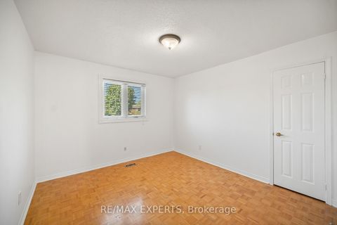 Photo 24 at 118 Chancellor Drive, East Woodbridge, Vaughan