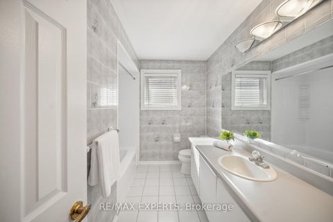 Photo 26 at 118 Chancellor Drive, East Woodbridge, Vaughan