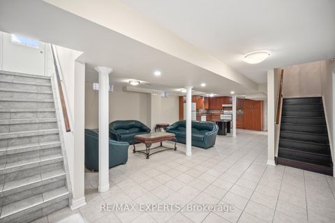 Photo 28 at 118 Chancellor Drive, East Woodbridge, Vaughan