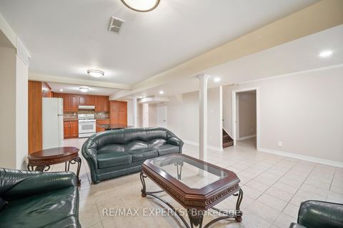 Photo 30 at 118 Chancellor Drive, East Woodbridge, Vaughan