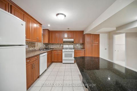 Photo 32 at 118 Chancellor Drive, East Woodbridge, Vaughan