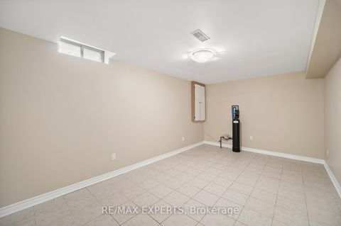 Photo 35 at 118 Chancellor Drive, East Woodbridge, Vaughan