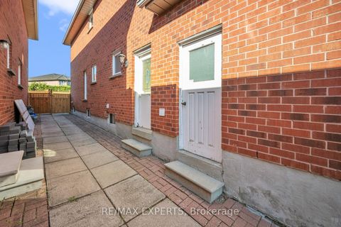 Photo 37 at 118 Chancellor Drive, East Woodbridge, Vaughan