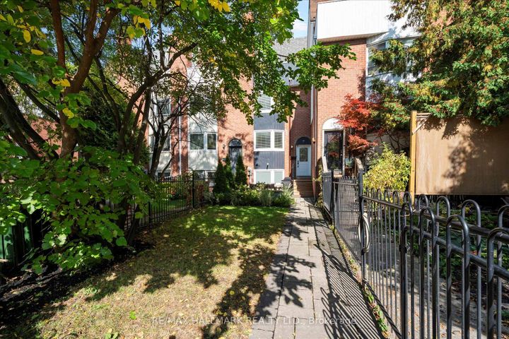 Photo 1 at 18 Sydenham Street, Regent Park, Toronto