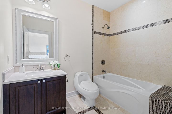 Photo 31 at 255 Homewood Avenue, Newtonbrook West, Toronto