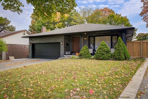 Photo 1 at 7 KINGSBOROUGH Crescent, Richview, Toronto