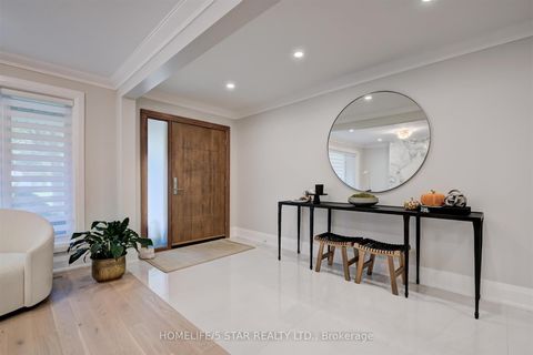 Photo 3 at 7 KINGSBOROUGH Crescent, Richview, Toronto