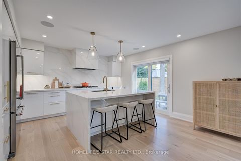 Photo 9 at 7 KINGSBOROUGH Crescent, Richview, Toronto