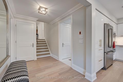 Photo 13 at 7 KINGSBOROUGH Crescent, Richview, Toronto
