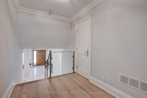 Photo 15 at 7 KINGSBOROUGH Crescent, Richview, Toronto