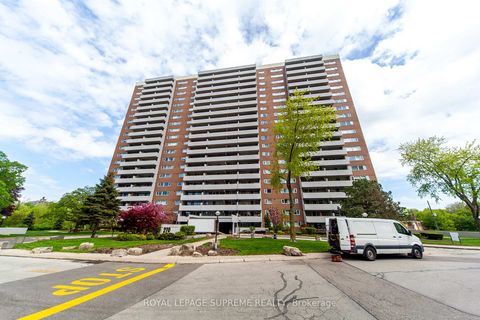 Photo 7 at 205 - 270 Scarlett Road, Smythe, Toronto