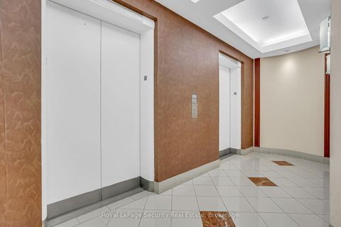 Photo 4 at 403 - 980 Yonge Street, Annex, Toronto