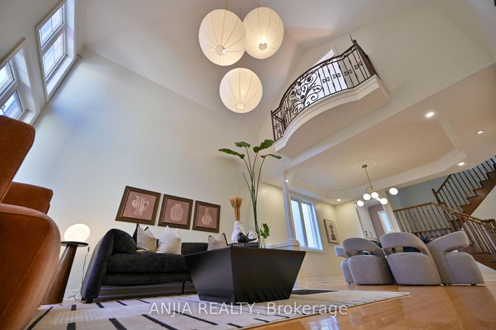 Photo 5 at 30 Annina Crescent, South Unionville, Markham