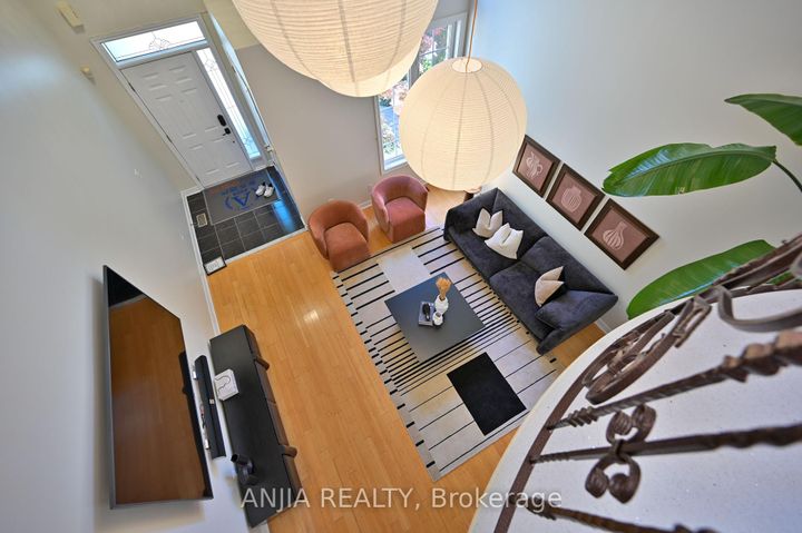 Photo 8 at 30 Annina Crescent, South Unionville, Markham