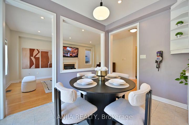 Photo 15 at 30 Annina Crescent, South Unionville, Markham