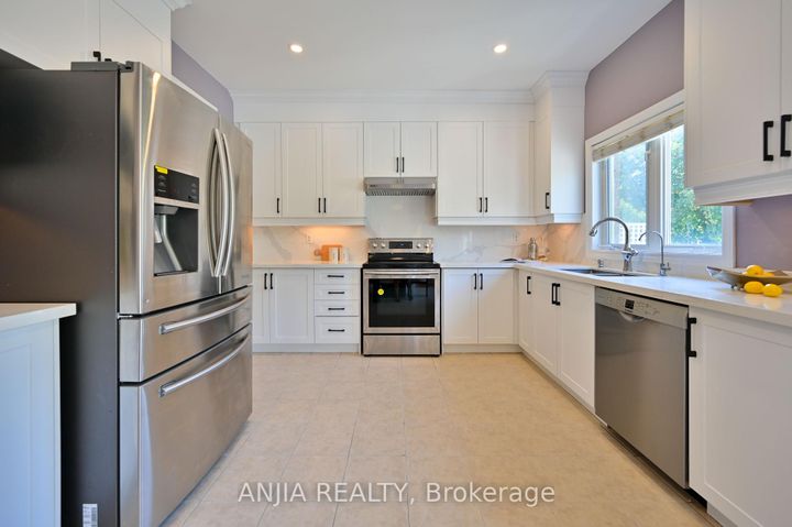 Photo 17 at 30 Annina Crescent, South Unionville, Markham