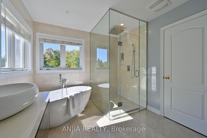 Photo 28 at 30 Annina Crescent, South Unionville, Markham