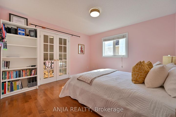 Photo 34 at 30 Annina Crescent, South Unionville, Markham