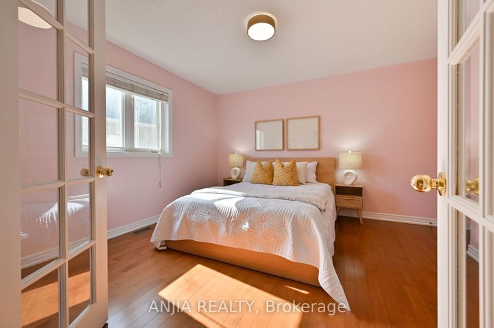 Photo 36 at 30 Annina Crescent, South Unionville, Markham