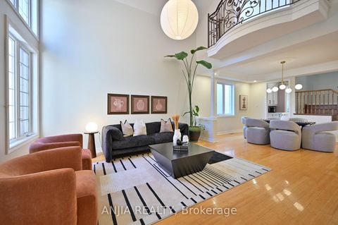 Photo 4 at 30 Annina Crescent, South Unionville, Markham