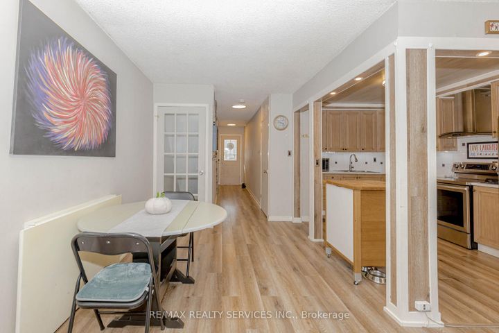 Photo 12 at 114 - 114 Foster Crescent, Brampton North, Brampton
