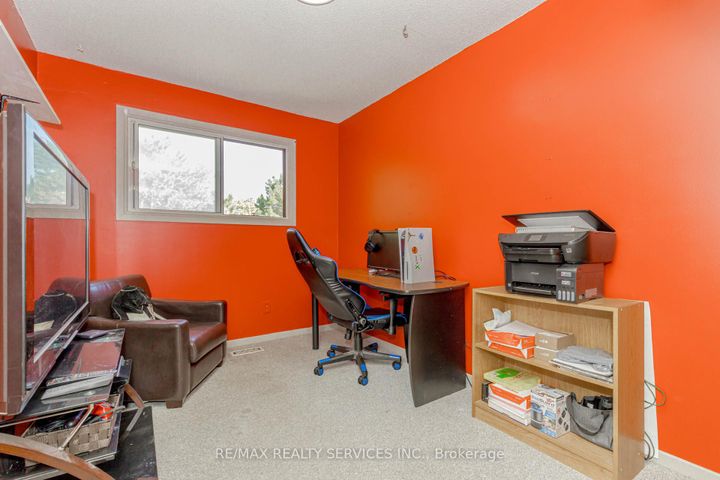 Photo 17 at 114 - 114 Foster Crescent, Brampton North, Brampton