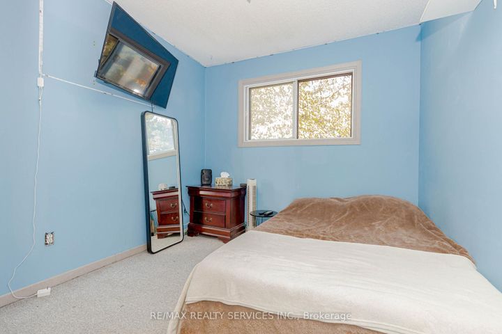Photo 18 at 114 - 114 Foster Crescent, Brampton North, Brampton