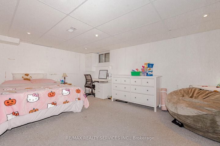 Photo 19 at 114 - 114 Foster Crescent, Brampton North, Brampton