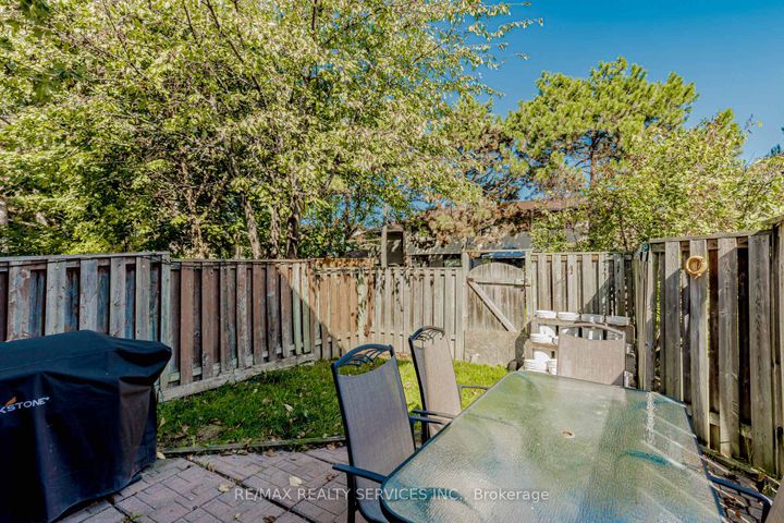 Photo 20 at 114 - 114 Foster Crescent, Brampton North, Brampton