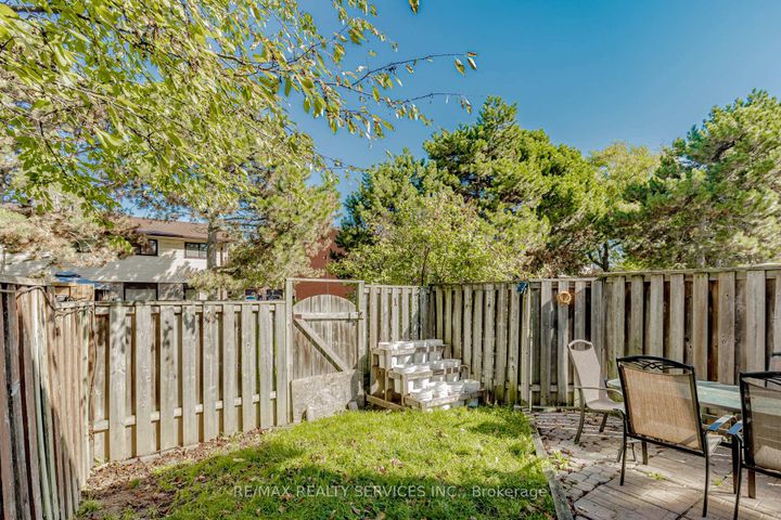 Photo 22 at 114 - 114 Foster Crescent, Brampton North, Brampton