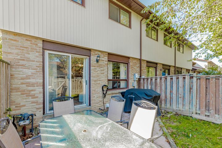 Photo 23 at 114 - 114 Foster Crescent, Brampton North, Brampton