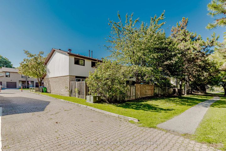 Photo 24 at 114 - 114 Foster Crescent, Brampton North, Brampton