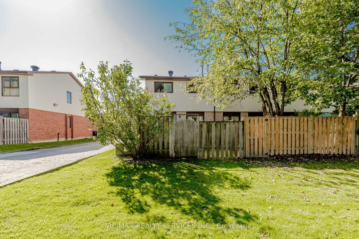 Photo 25 at 114 - 114 Foster Crescent, Brampton North, Brampton