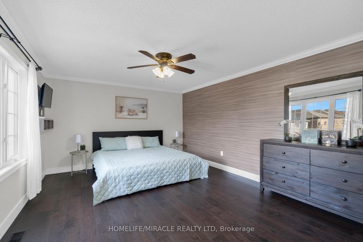 Photo 4 at 129 Vipond Way, Bradford, Bradford West Gwillimbury