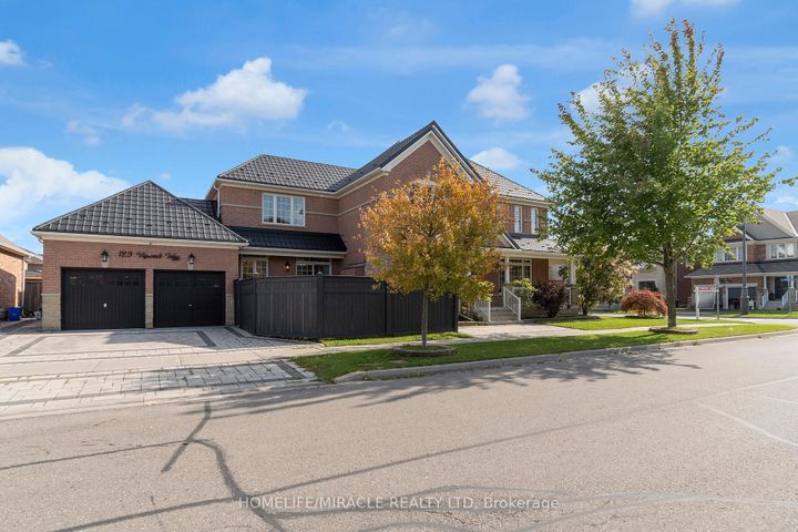 Photo 7 at 129 Vipond Way, Bradford, Bradford West Gwillimbury
