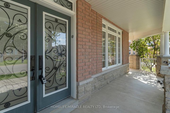 Photo 10 at 129 Vipond Way, Bradford, Bradford West Gwillimbury