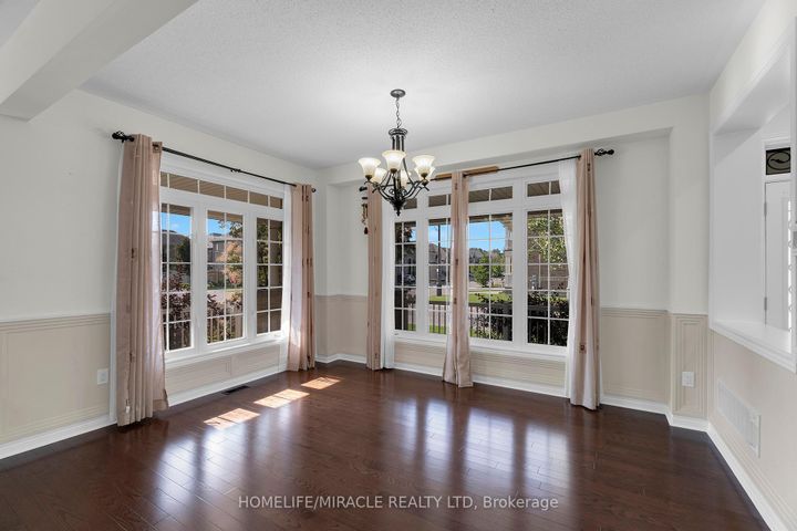 Photo 12 at 129 Vipond Way, Bradford, Bradford West Gwillimbury